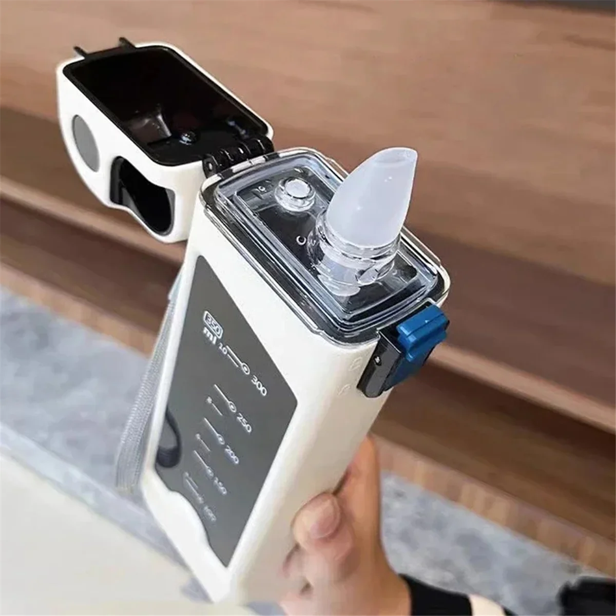 SLQZT 350ml ถ้วยน้ํากีฬาสแควร์รูปร่างนักเรียนขวดน้ําพลาสติกฟิตเนสถ้วยฟางกาต้มน้ํากีฬากลางแจ้งขวดน้ํา,C