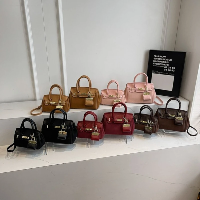 

Luxury Ladies Casual Vintage Leather Crossbody Bag Trendy Commuter Classic Elegant Women's Simple Fashionable Shoulder Bag