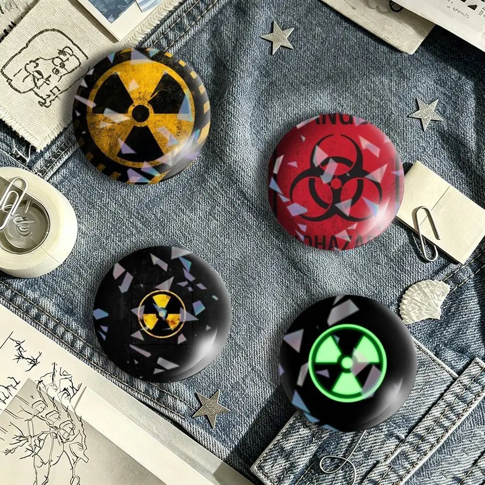 Attention Radiation Symbol Brooch Metal Badge Brooch, Fashion Decorative Pins for Hat Bag Clothing Decoration Gift