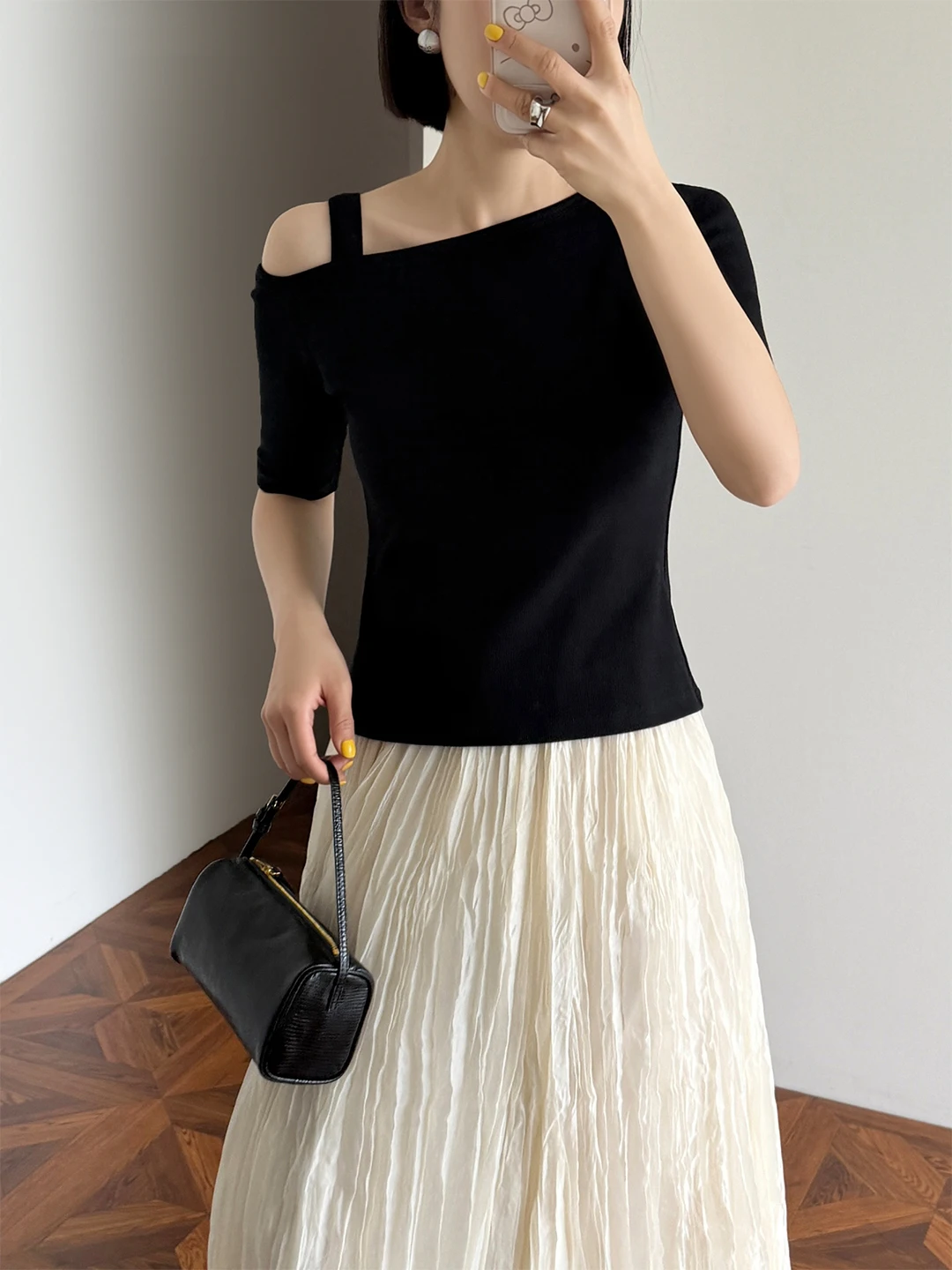 

Black One-Shoulder Short-Sleeve T-Shirt Women's Slimming Bared Shoulder Top Casual Style Fiber Material Cotton Rayon Polyester