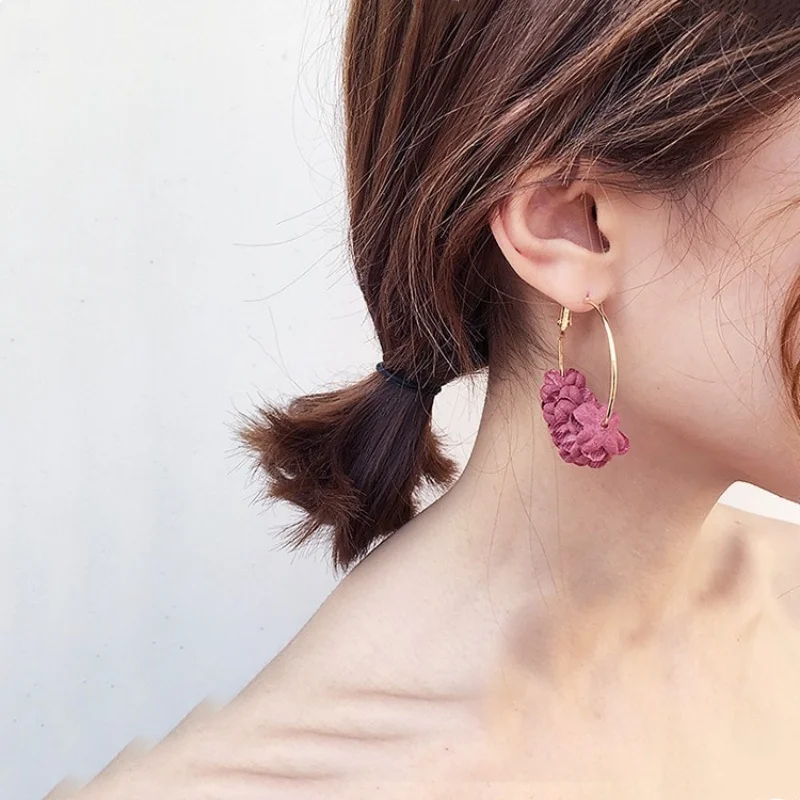 New Products Hot Selling Acrylic Earrings Street Shooting Net Red Wild Temperament Fabric Flowers Female Earrings