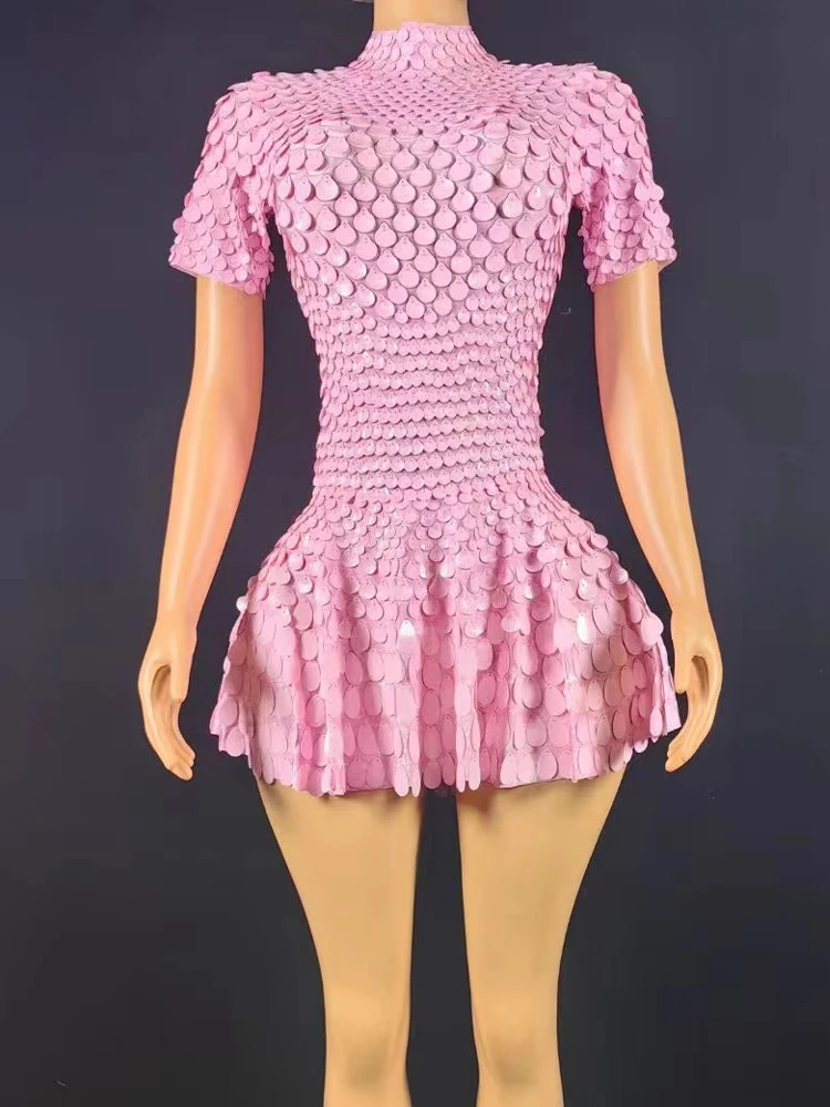 Wysokiej jakości elastyczna różowa sukienka z brokatem w kształcie muszli 2025 Nowa moda odzież damska na zamówienie