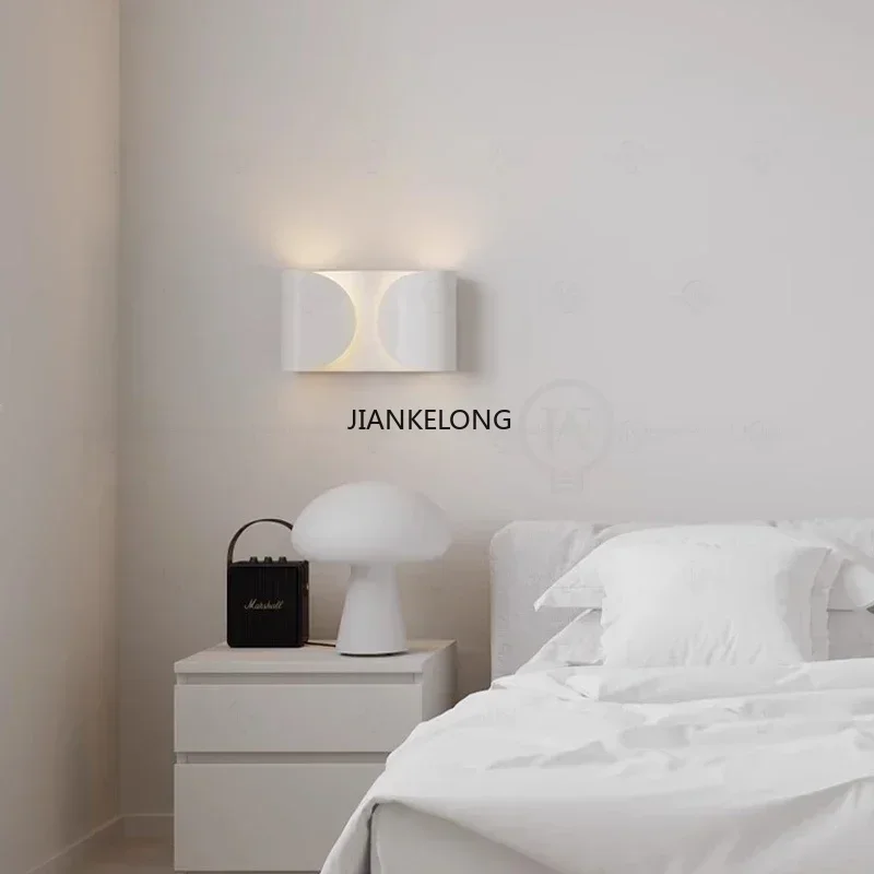 مصباح جداري إيطالي Foglio شمعدان معدني لغرفة النوم وغرفة المعيشة والحمام