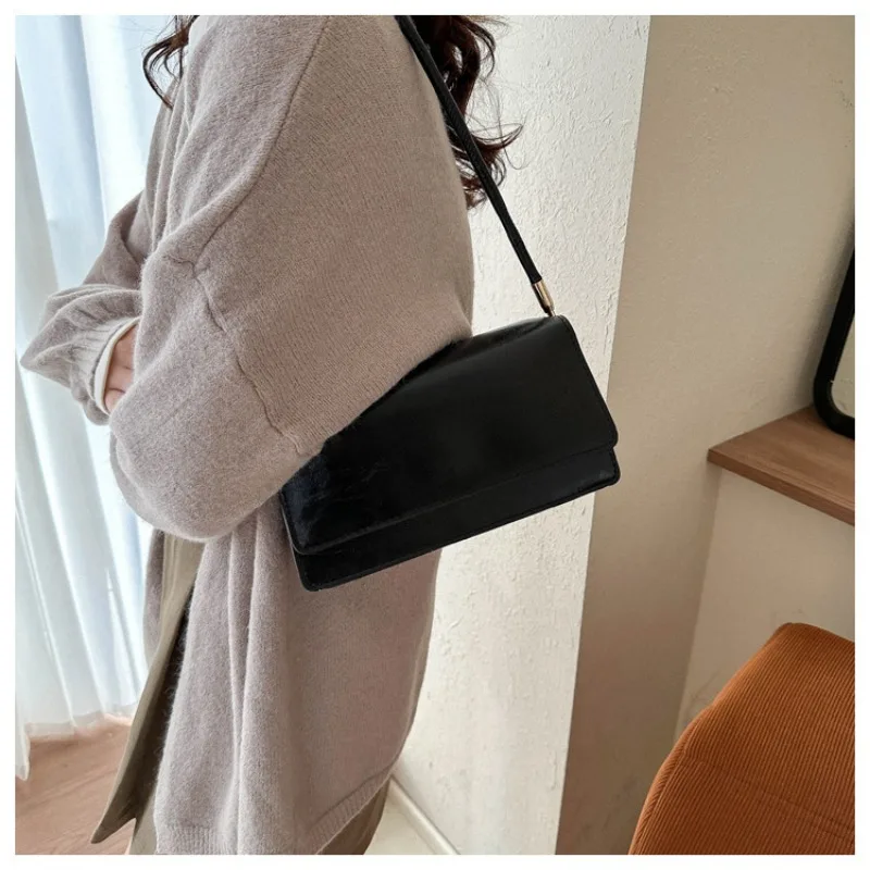 Nieuwe Dames Schoudertas Minimalistisch Niche Design Schoudertas Crossbody Tas High-End Aanvoelende Luxe Oksel Stick Schoudertas