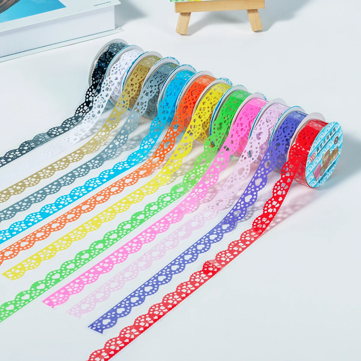 

1 рулон креативной кружевной водонепроницаемой ленты для домашних животных, подходящей для брошюр своими руками и украшения подарков, модной и красивой.