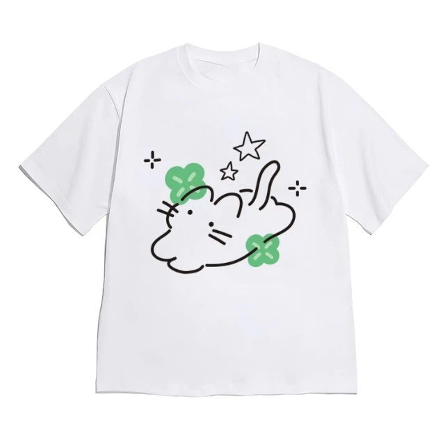 Korean Aesthetic Cat T-shirt for Women Minimalist Black Short Sleeve Crew Neck Tee with Clover Accents Casual & Versatile Top