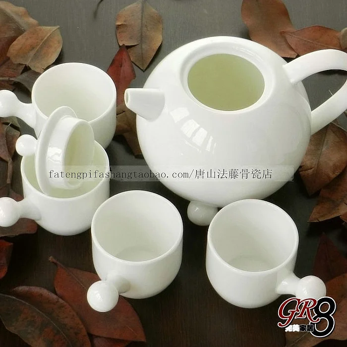 

Элегантный набор из искусственной кожи, китайский чайный сервиз, креативный дизайн, набор из пяти предметов, керамические чайные чашки, стандартный горшок и Набор чашек