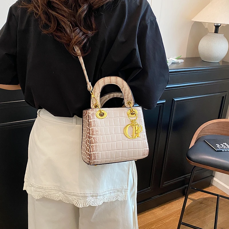 حقيبة يد جلدية ذات علامة تجارية فاخرة للنساء حقيبة كتف كروس أنيقة ومحفظة مكتب للسيدات