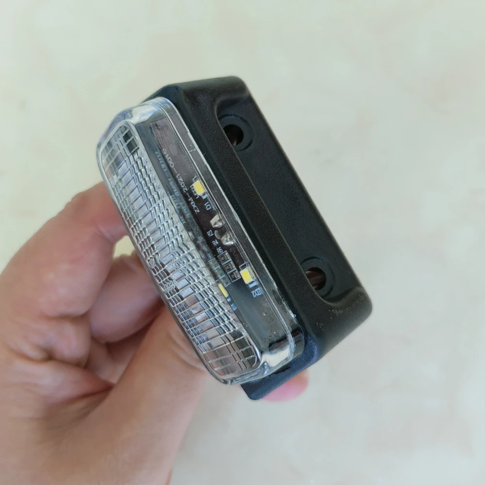 1Pc LED Lights For Volvo FM FH 460 500 540 Truck Cab Roof Marker Lights Top Signal Lamp Headlight Spare Parts view 5