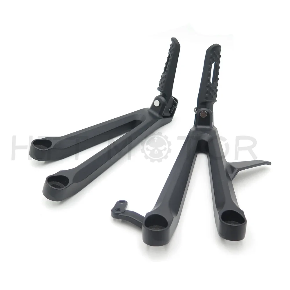 

LED Signal Rear Foot Pegs Bracket Set for Honda CBR1000RR 2004-2007 Aftermarket Motorcycle Part Passenger Footrest