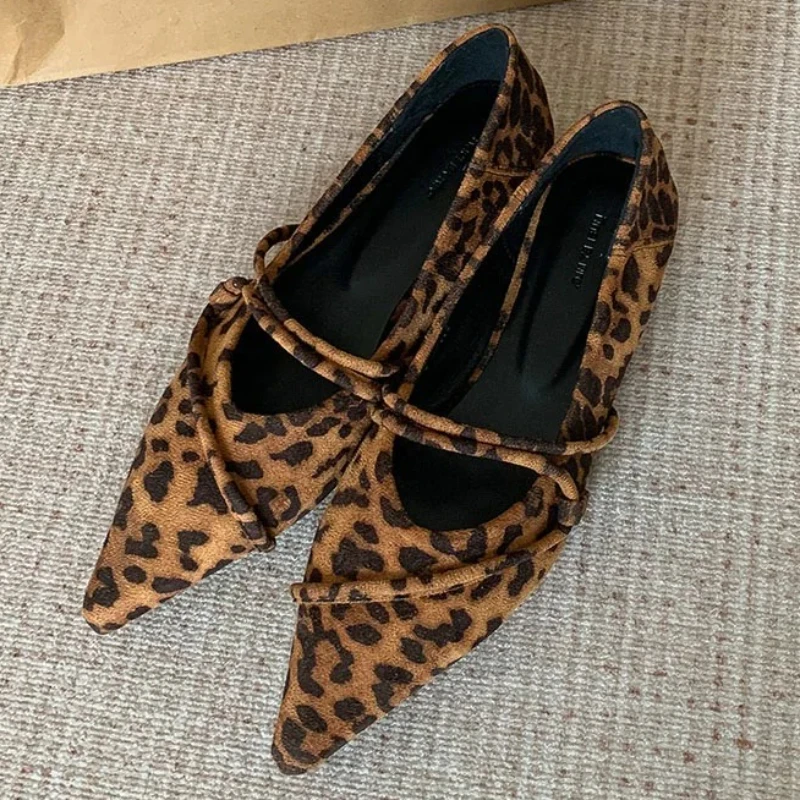 

Туфли Мэри Джейн на плоской подошве с леопардовым принтом и перекрестным ремешком, женские удобные дизайнерские туфли с острым носком, женские роскошные вечерние элегантные модельные туфли