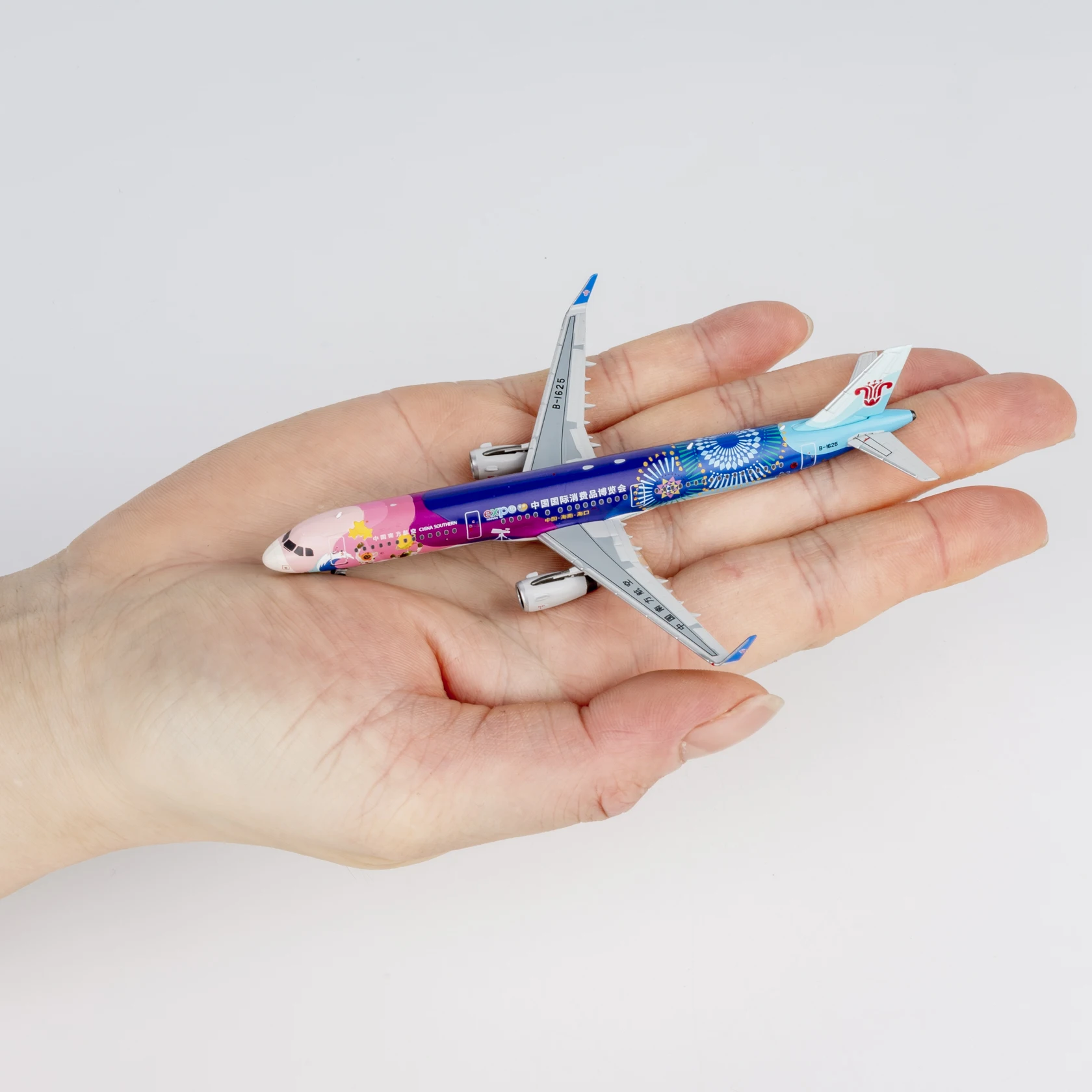 24058 Alloy Collectible Plane Gift NG Models 1:400 China Southern Airlines Airbus A321-200 Diecast Aircraft Jet Model B-1625