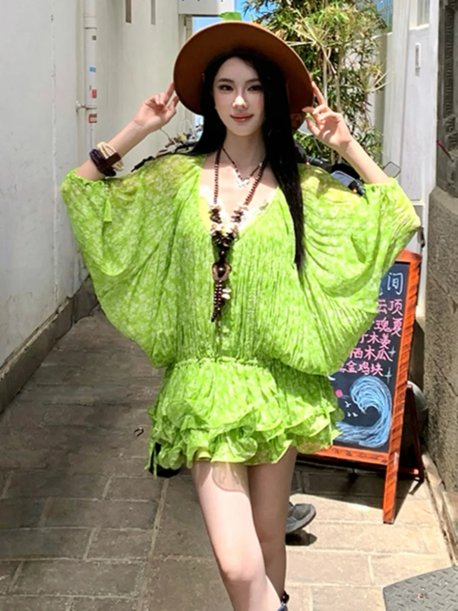 Bohe Green Floral Print Holiday Mini Dress Women's V-neck Short Batwing Sleeve Ruffled Mermaid Casual Summer Beach Short Dresses
