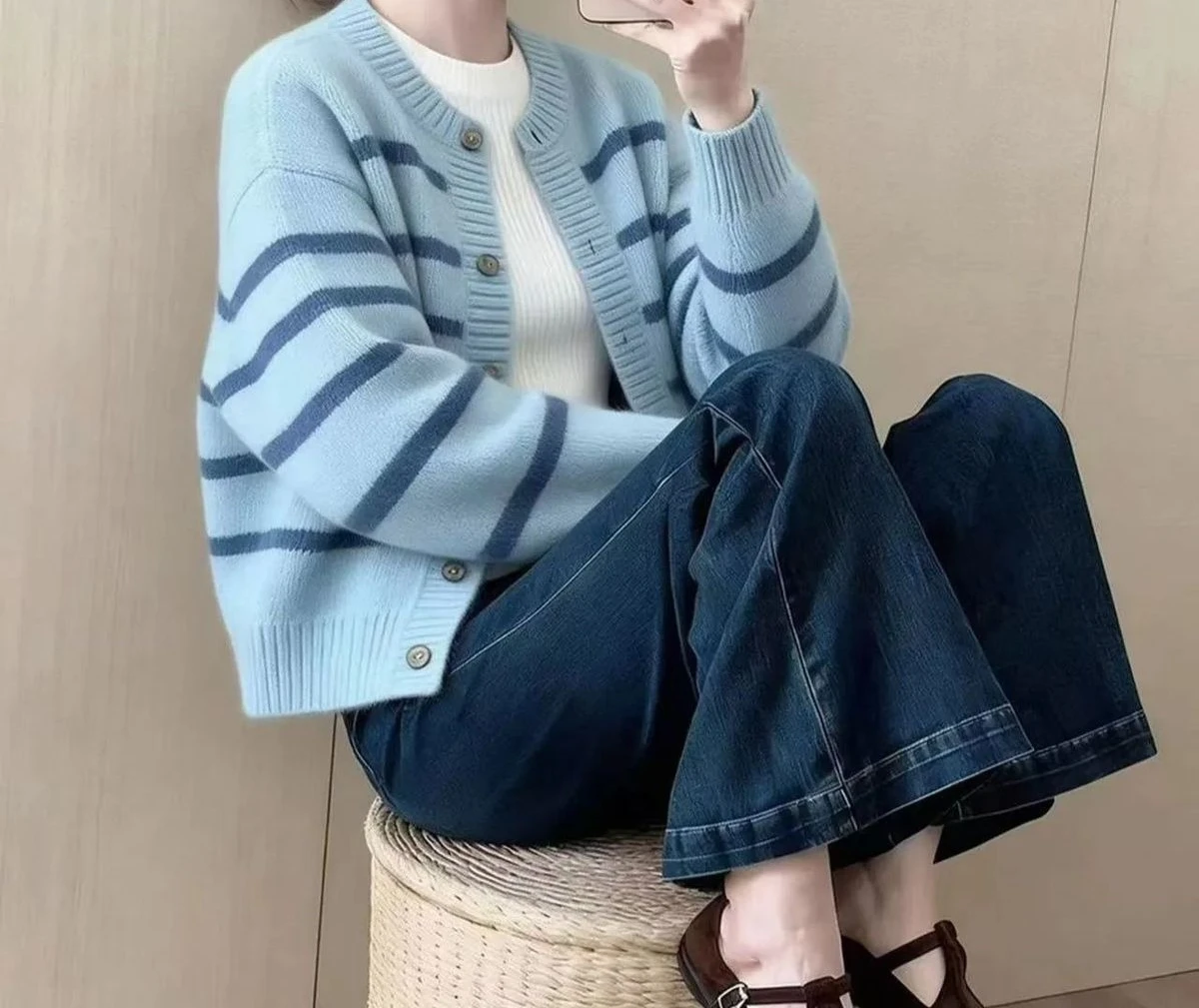 2026 New Striped Knitted Cardigan Loose Short Round Neck Sweater for Spring and Autumn 4