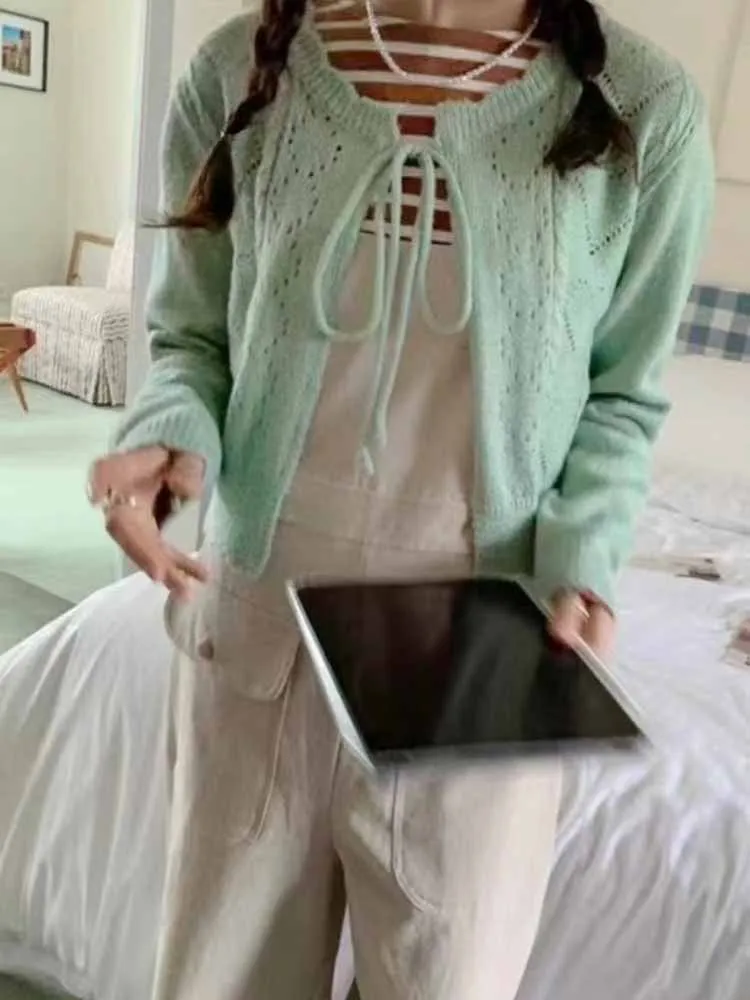 Dames Vest Trui 2023 Nieuwe Vintage Veelzijdig Ontwerp Knoop Dunne Bloem Gebreide Top Koreaanse Sle Pendelen Faion