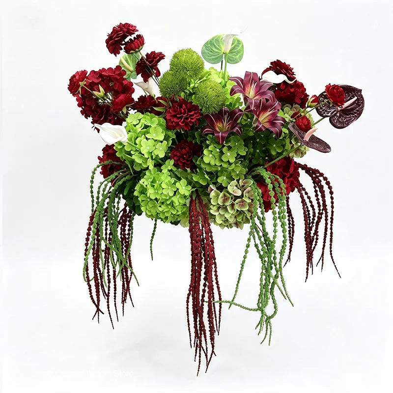 Künstliches Hortensien-Blumenarrangement in Burgunderrot und Grün, Hochzeitstisch-Mittelstück, Blumenball, Calla-Lilie, Amaranthus-Gras, Floristik – Detail 5