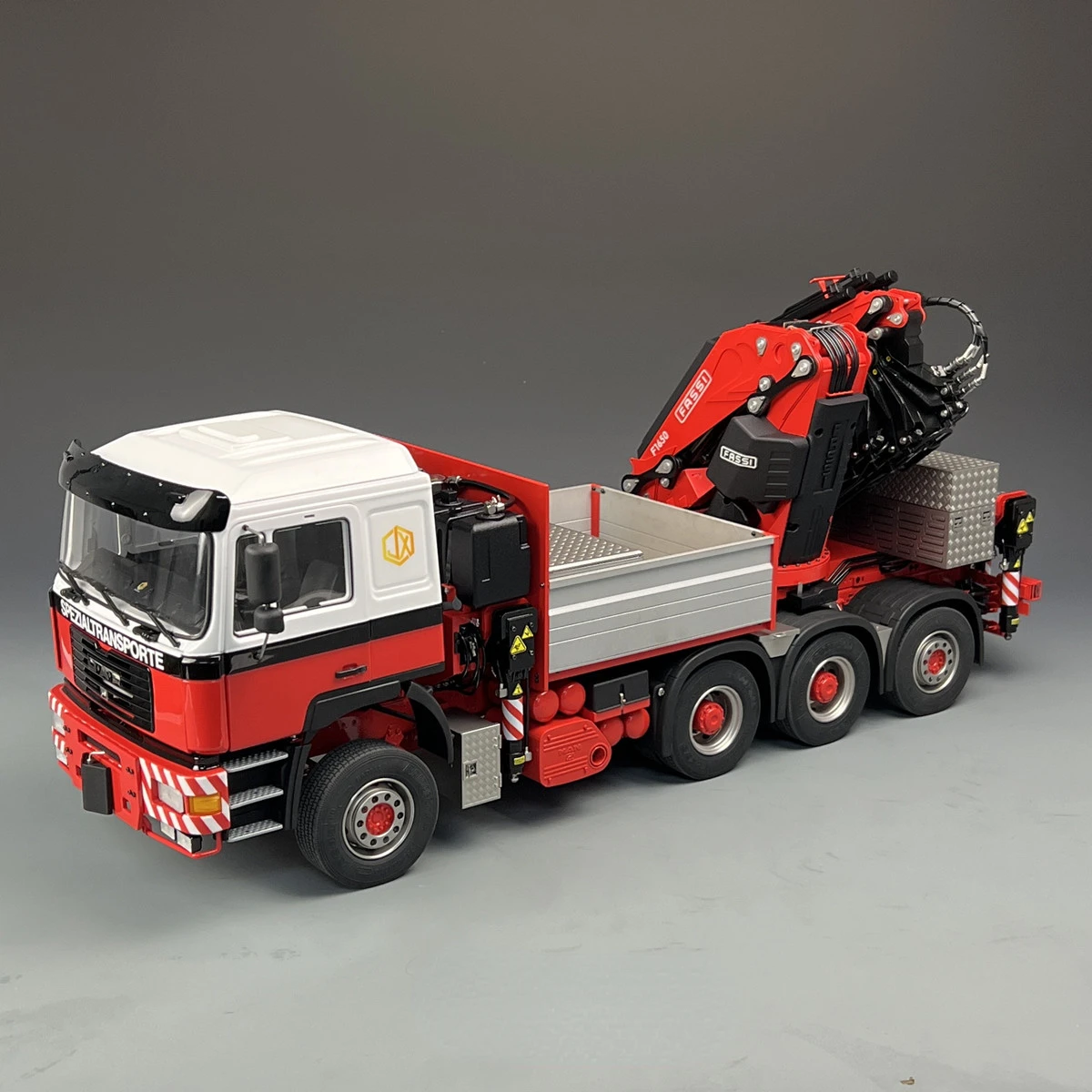 MAN F2000 1/14 RC Hydraulic Trailer Crane 8x8 with Rear Wheel Steering F1650 Truck Mounted Crane Metal Works Model Boy Toy