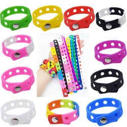 1 pz colore casuale braccialetto in Silicone braccialetti 18CM con fibbia per scarpe accessori per scarpe in PVC scarpe charms regali di compleanno per bambini