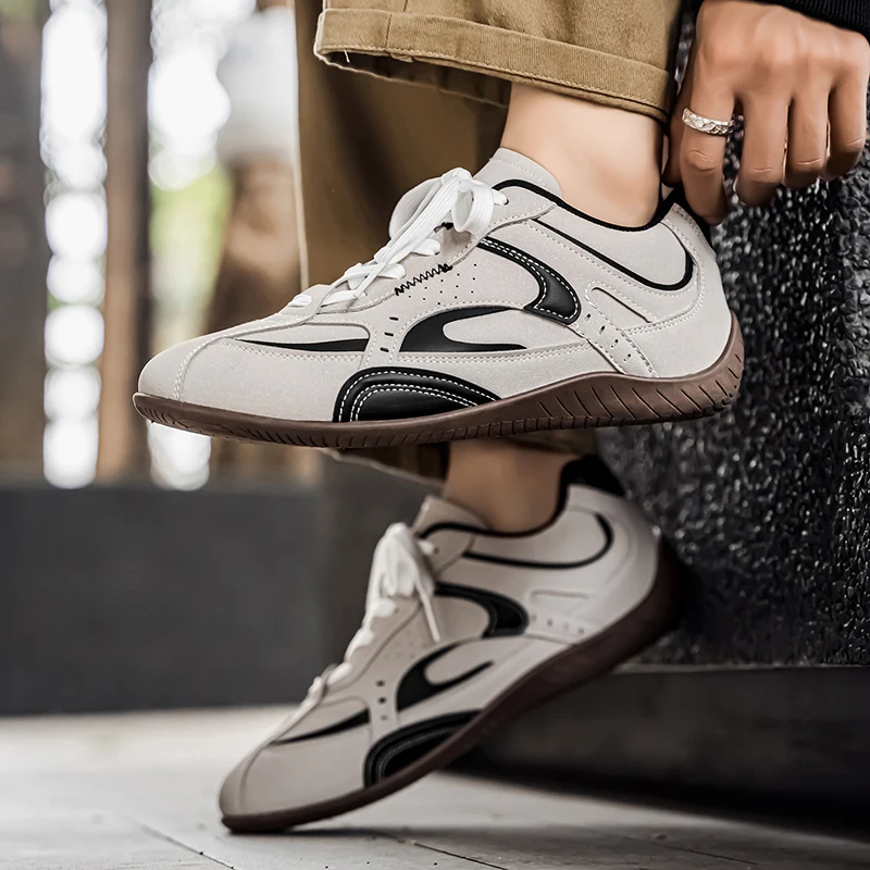 Vintage Men Low Top Sneakers Light Breathable Non Slip Casual Footwear for Office Daily Stroll Hangout Trips