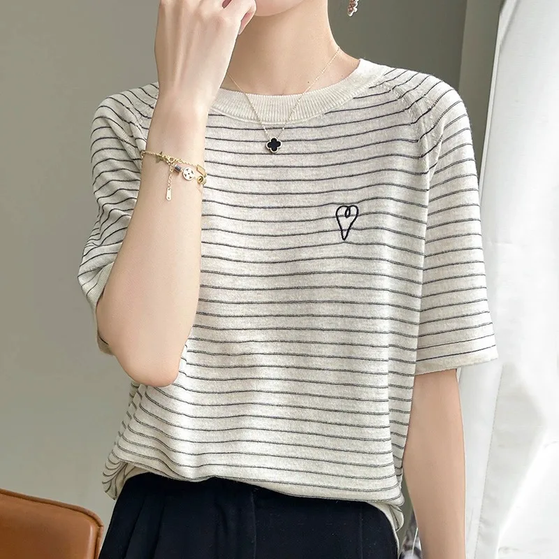 Summer Thin Silk ort Sve round Ne T-irt Women's Base irt f Sve Top Heavy Embroidery Striped Commute Sle