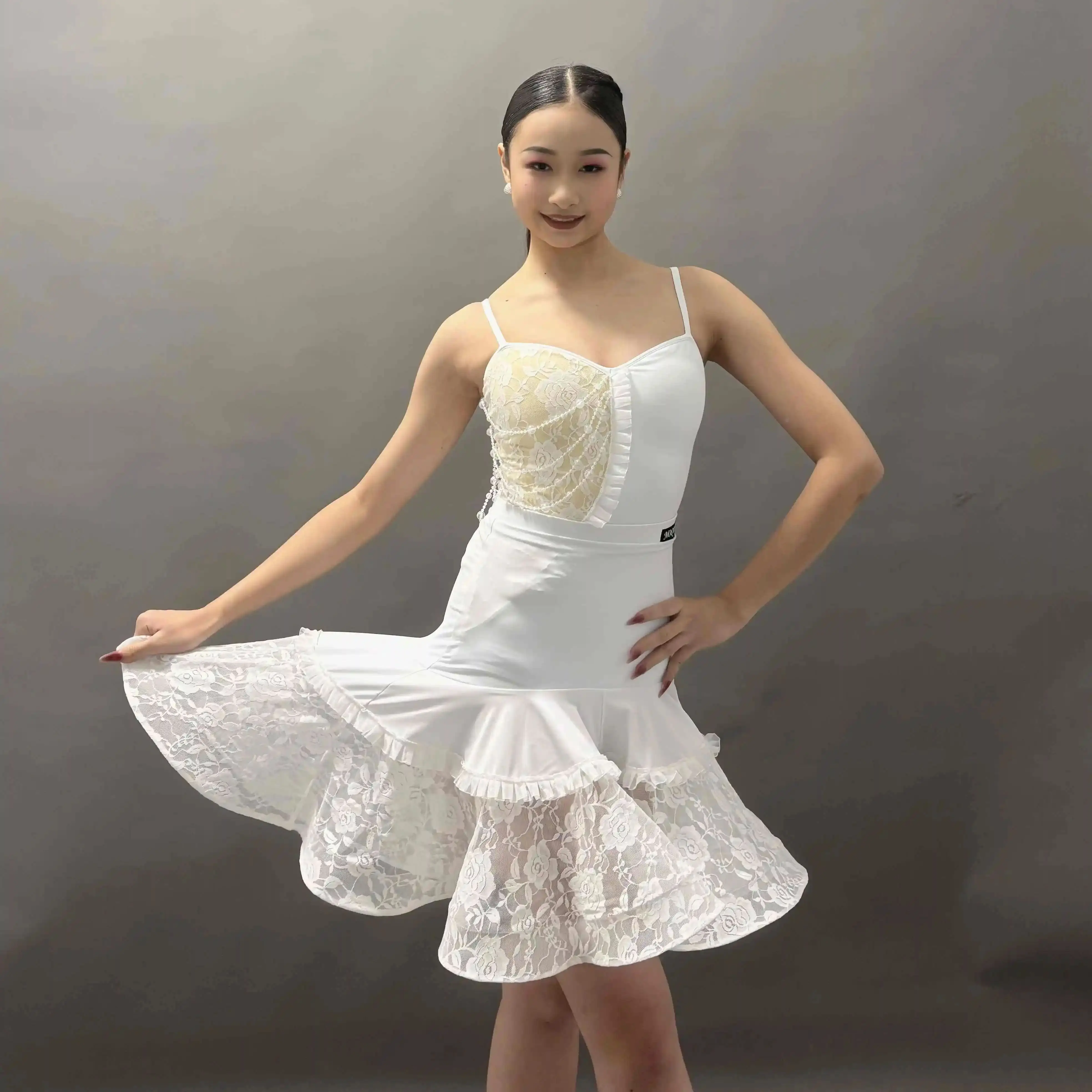 2025 novo vestido de dança latina trajes desempenho split terno feminino alça branca renda saia superior feminino samba roupas dança dn21611