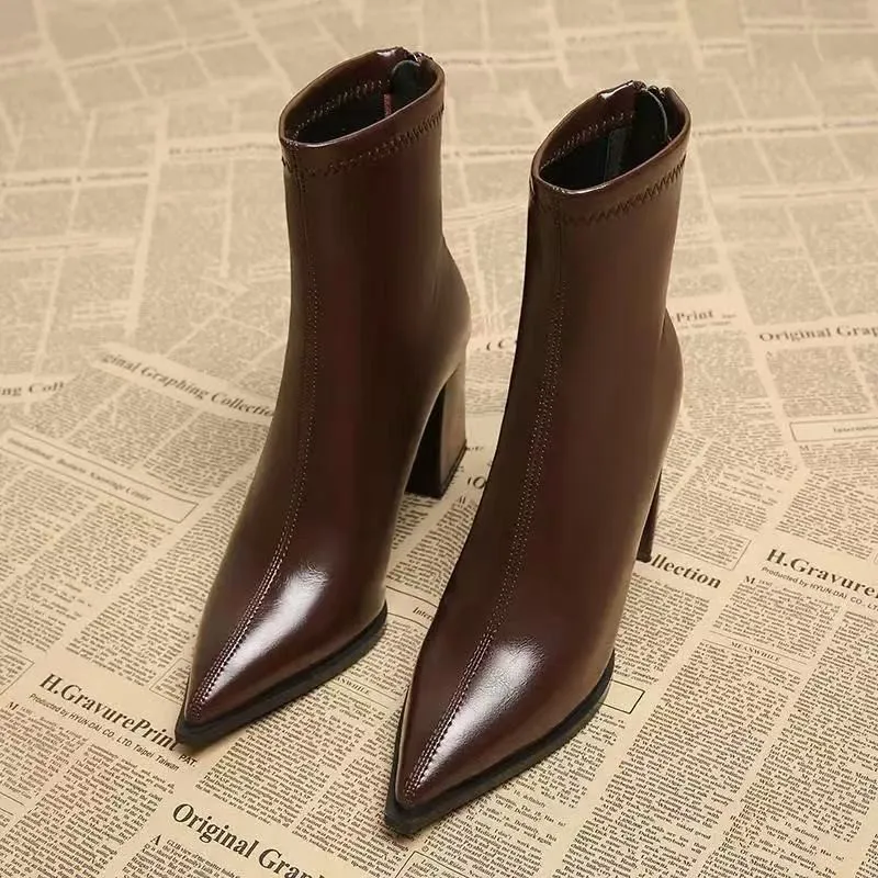 Herbst- und Winter-Damenstiefel: Vielseitige, modische High-End-Spitzstiefeletten 2025 – Neue französische Eleganz mit dickem Absatz – Detail 9