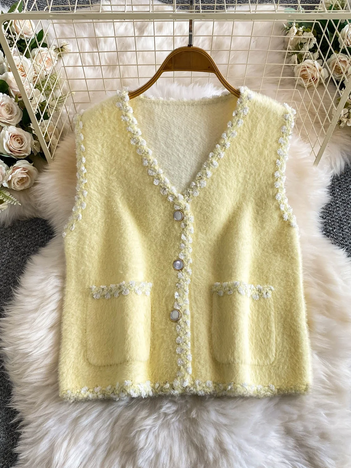  Lace Trim V-Neck Vest Outerwear Soft Plush Fur Top Layered Fashion Autumn Winter Warm Commute Style Girls Clothing