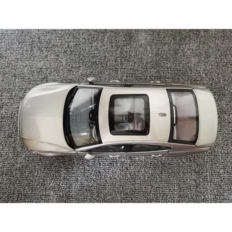 1:18 Scale 2020 S60 S60L Simulation Alloy Car Model Diecast Toy Collectible Display Ornaments