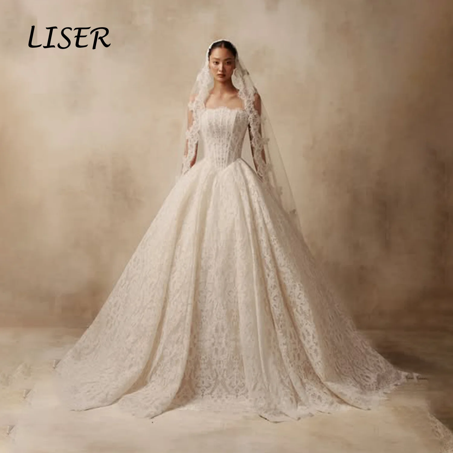 Liser Customize Ivory Sleeveless Lace Ball Gown Wedding Dress Full Floral Lace Voluminous Skirt Sweep Train Bridal Robe De Marié