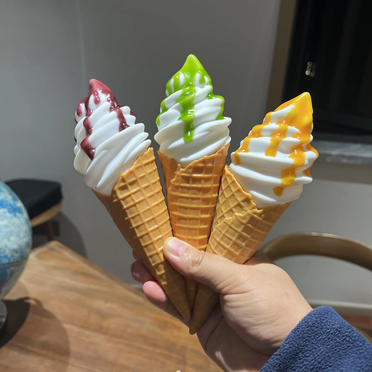 21CM Simulated DIY Light Plastic Fake Ice Cream Cone Model Lifelike Safe Photograph Shape Props Food Children\'s Toys Lotus Cute
