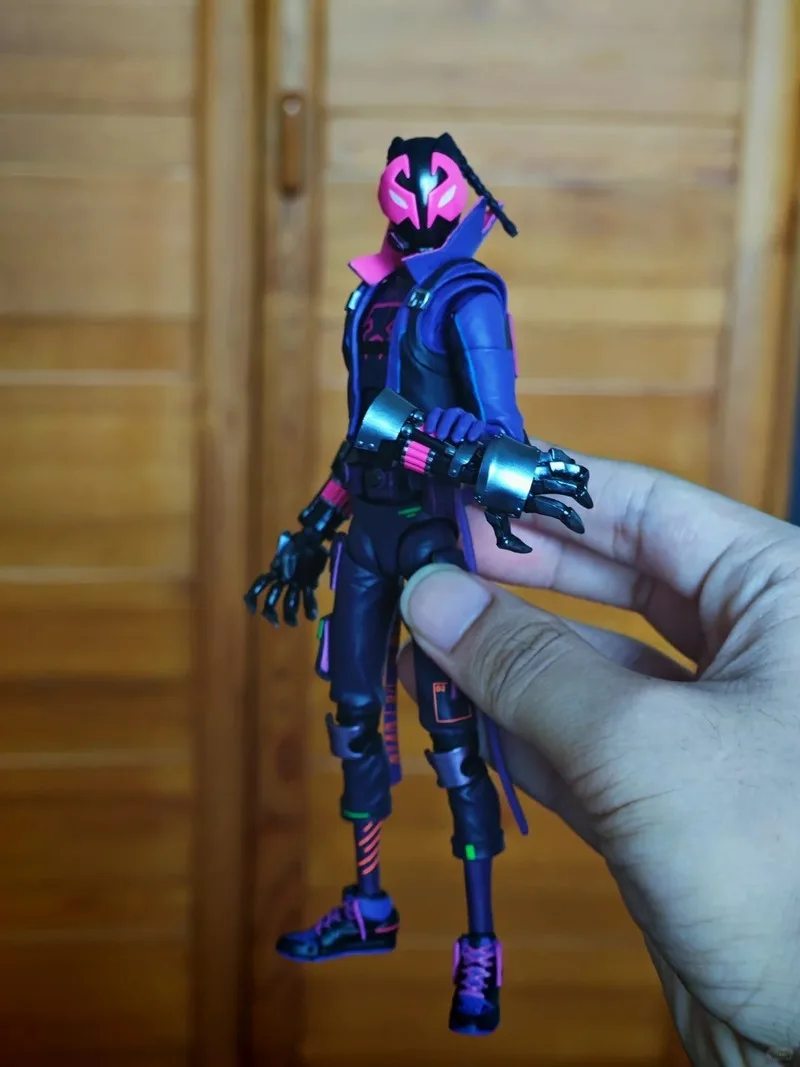 متوفر في المخزون بانداي الأصلي SHFiguarts مايلز G.Morales (الرجل العنكبوت: عبر الآية العنكبوتية) شخصيات الرسوم المتحركة نموذج اللعب هدية