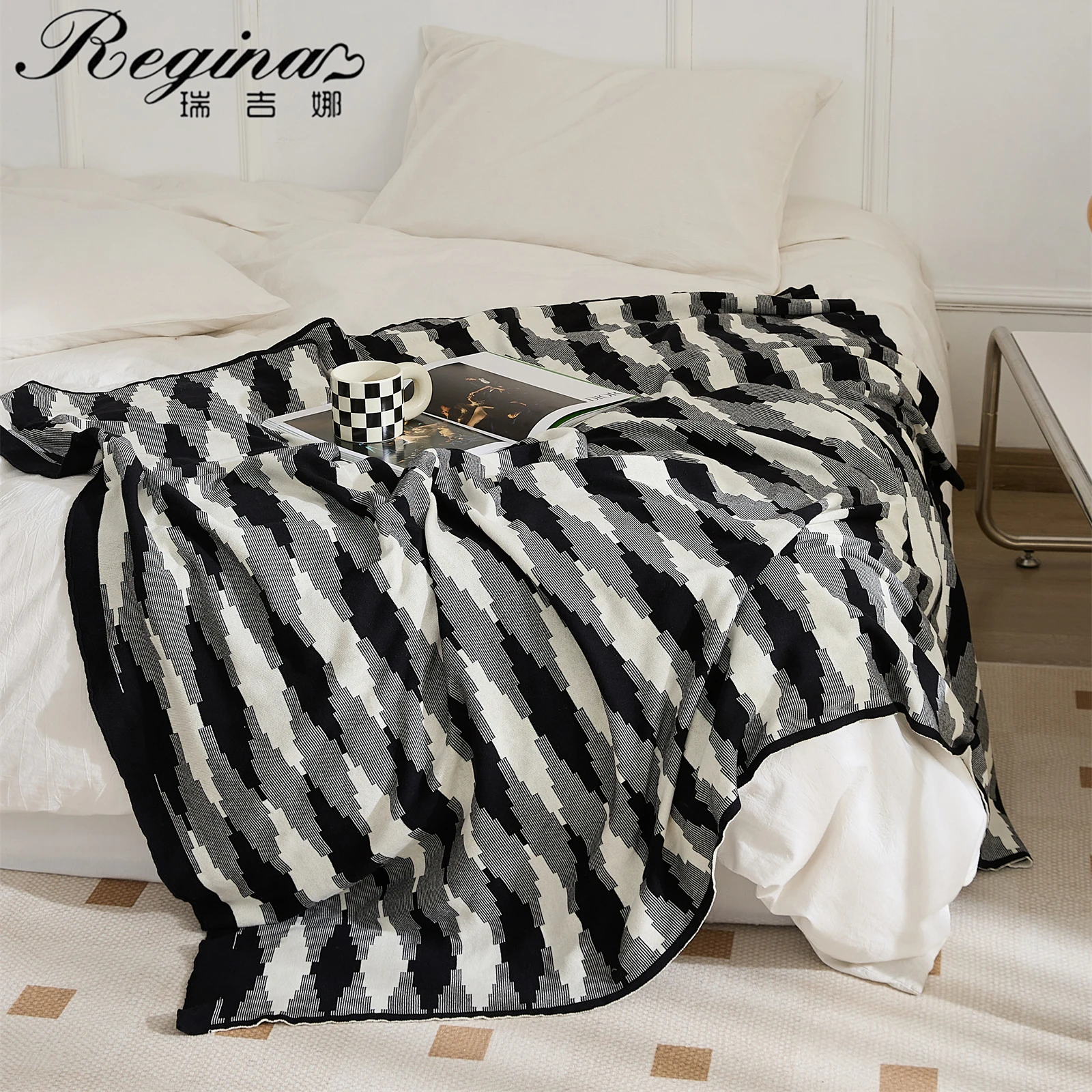 REGINA Brand Pixel Style Plaid Blanket Elegant Home Decor Three Color Jacquard Knitted Throw Blanket Soft Cozy Cotton Blankets