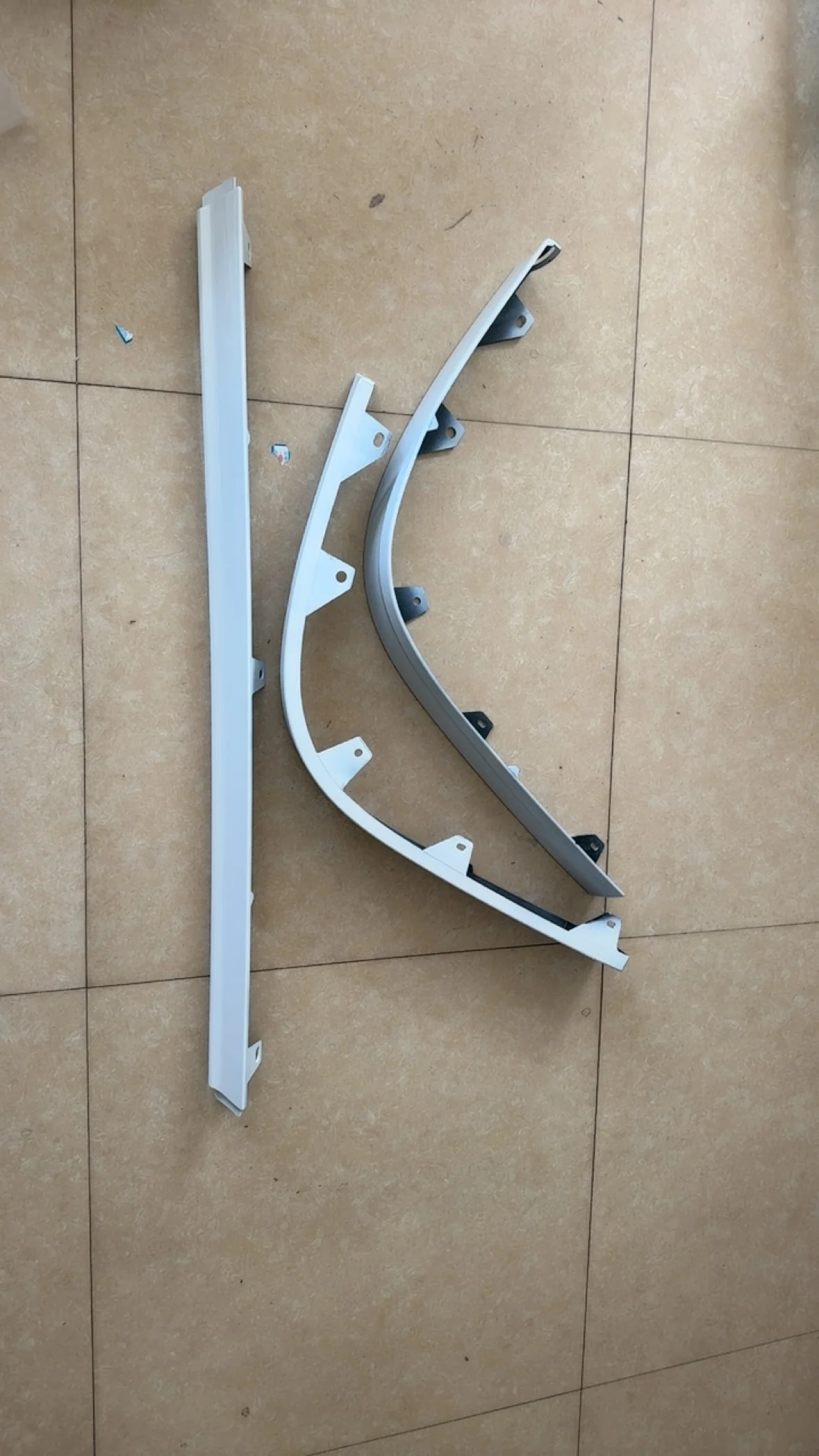 

Volvo FM460 FM420 Bumper trim under corner wrapping, front bar under trim