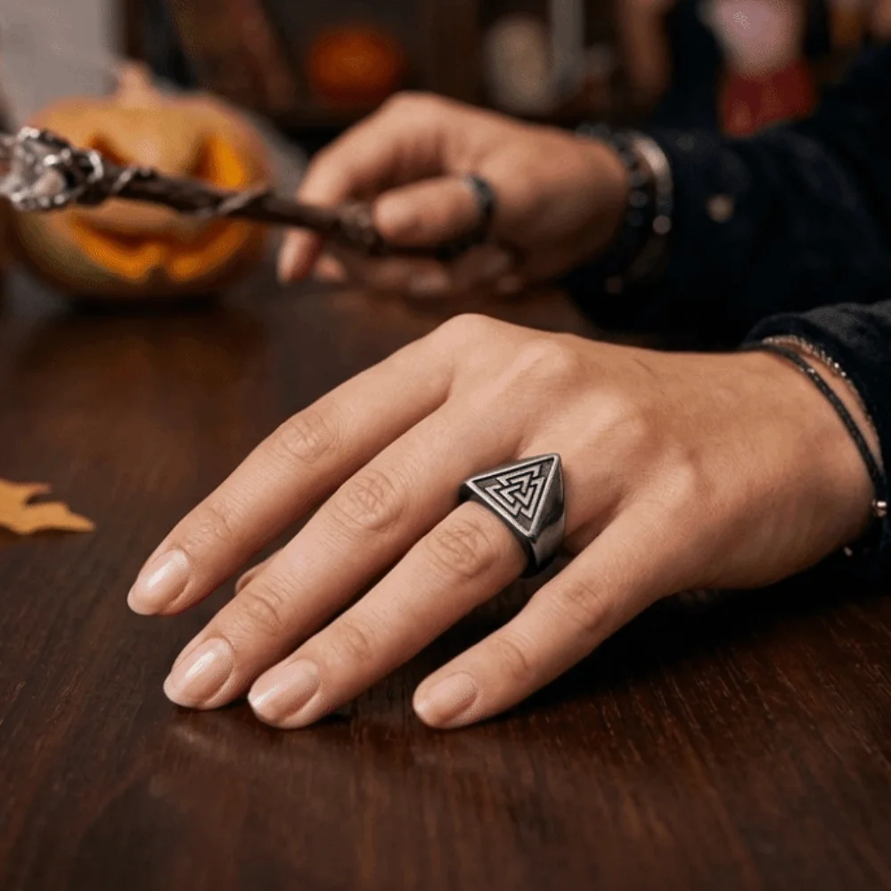 Vintage Nordic Viking Ring Finger Jewelry Minimalist Triangle Symbol Signet Ring Titanium Steel Antiqued