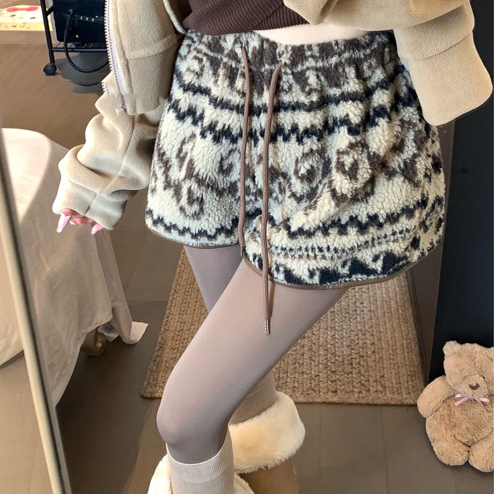 Loose caramel lamb wool drawstring casual pants women's autumn and winter high-waisted thickened wide-leg pants shorts