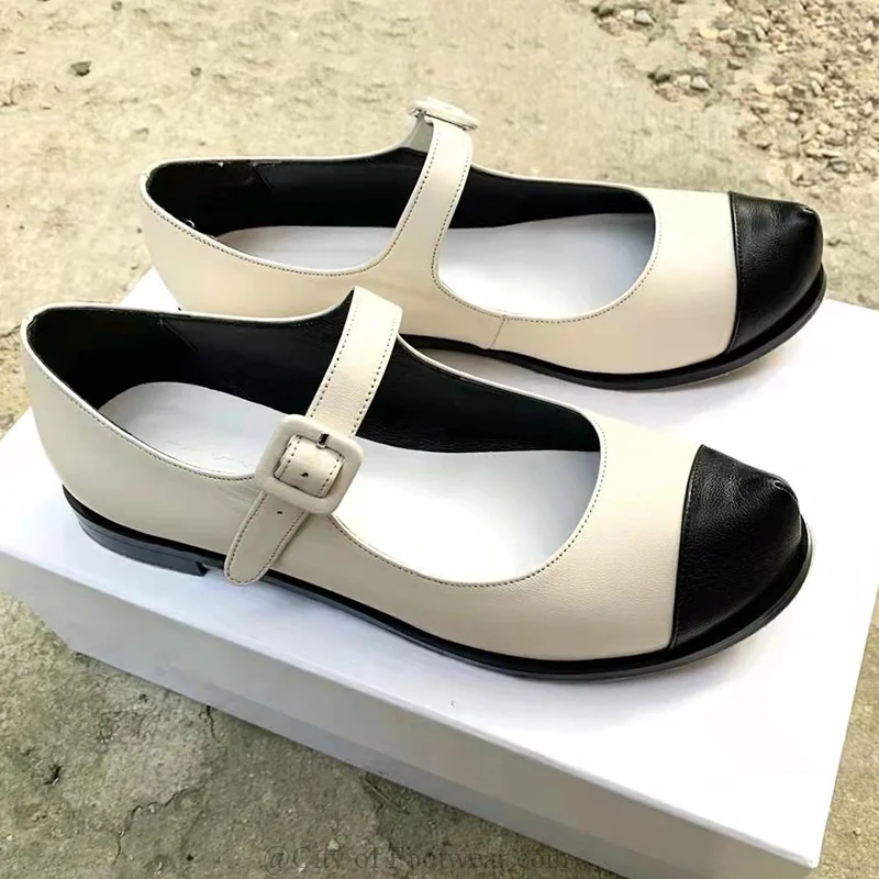 Zapatos Mary Jane planos de cuero blanco y negro para mujer, zapatillas de Ballet con hebilla con correa, zapatos suaves de diseñador de lujo para niña, novedad de verano 2024