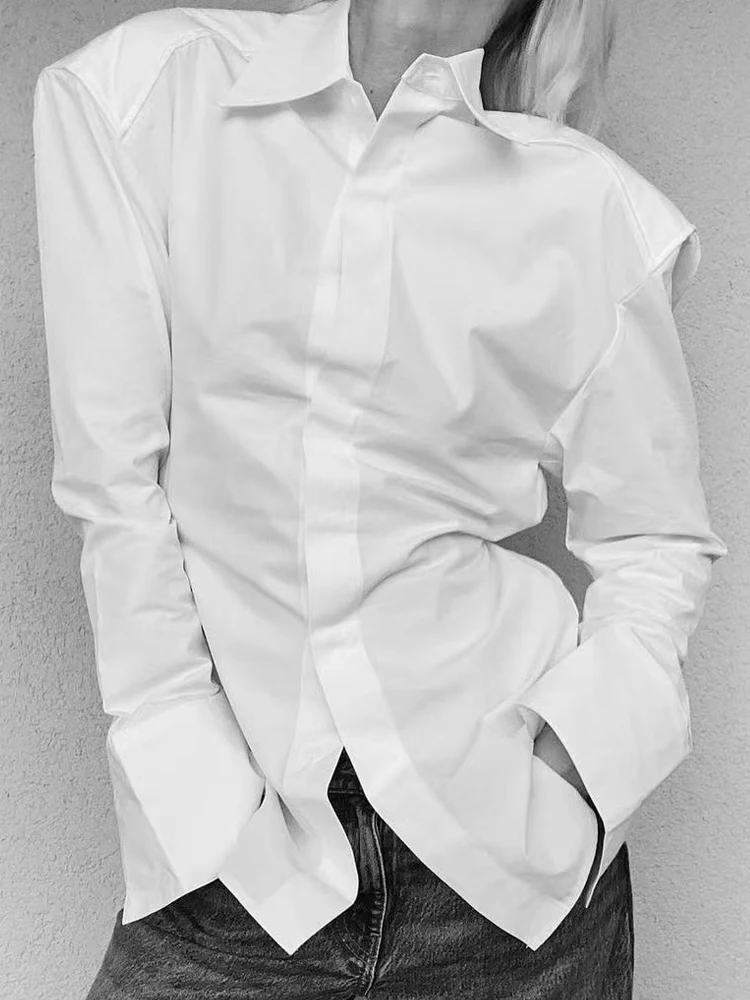 

Elegant White Shirt Tailored Fit Shoulder Pad Design Slimming Waistline Classic Collar Long Sleeve Cotton Blend Women's Top