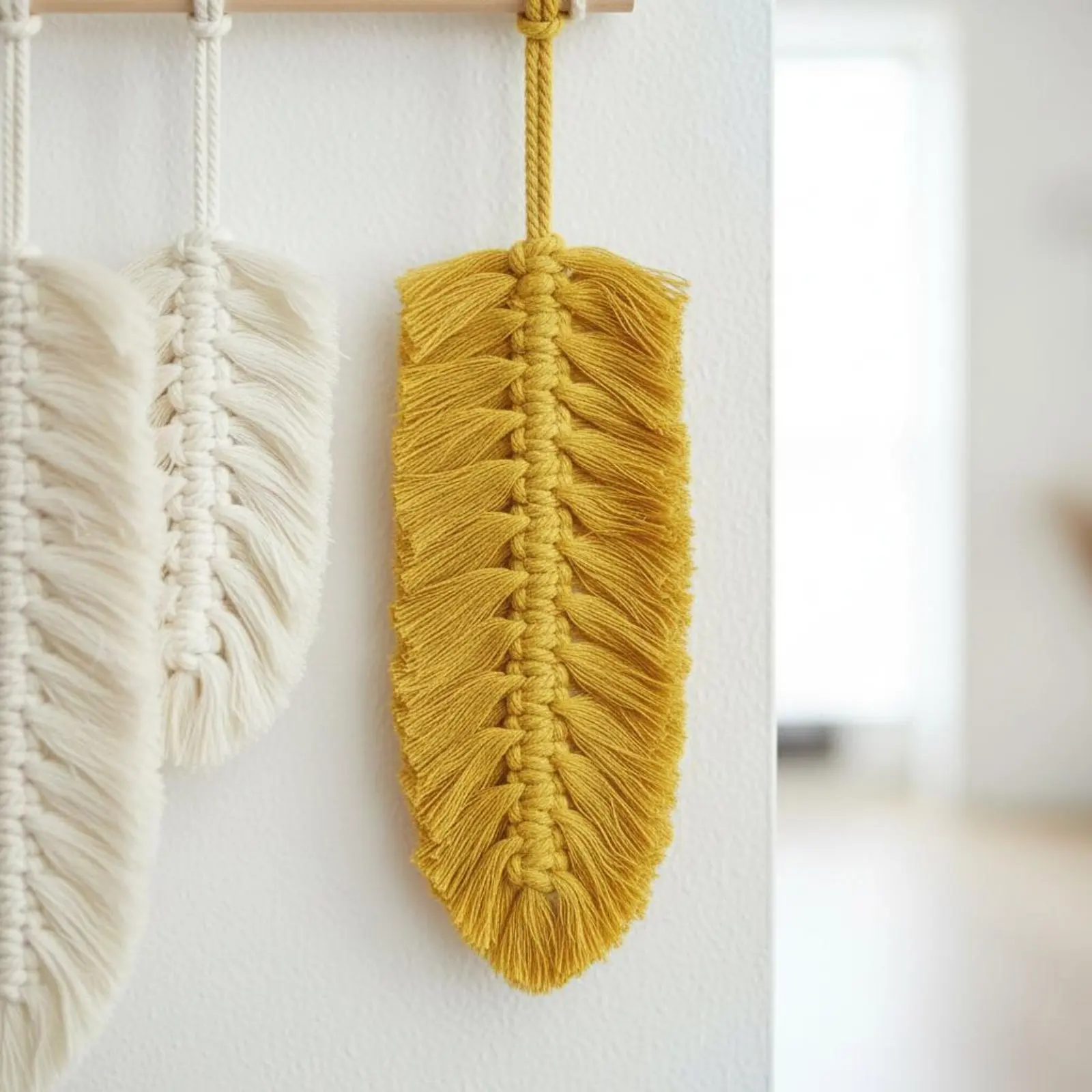 Macrame Feather Wall Hanging Handmade Foliage Wall Hanging Foliage Tassel Tapestry Natural Cotton Home Decor Soft Textile