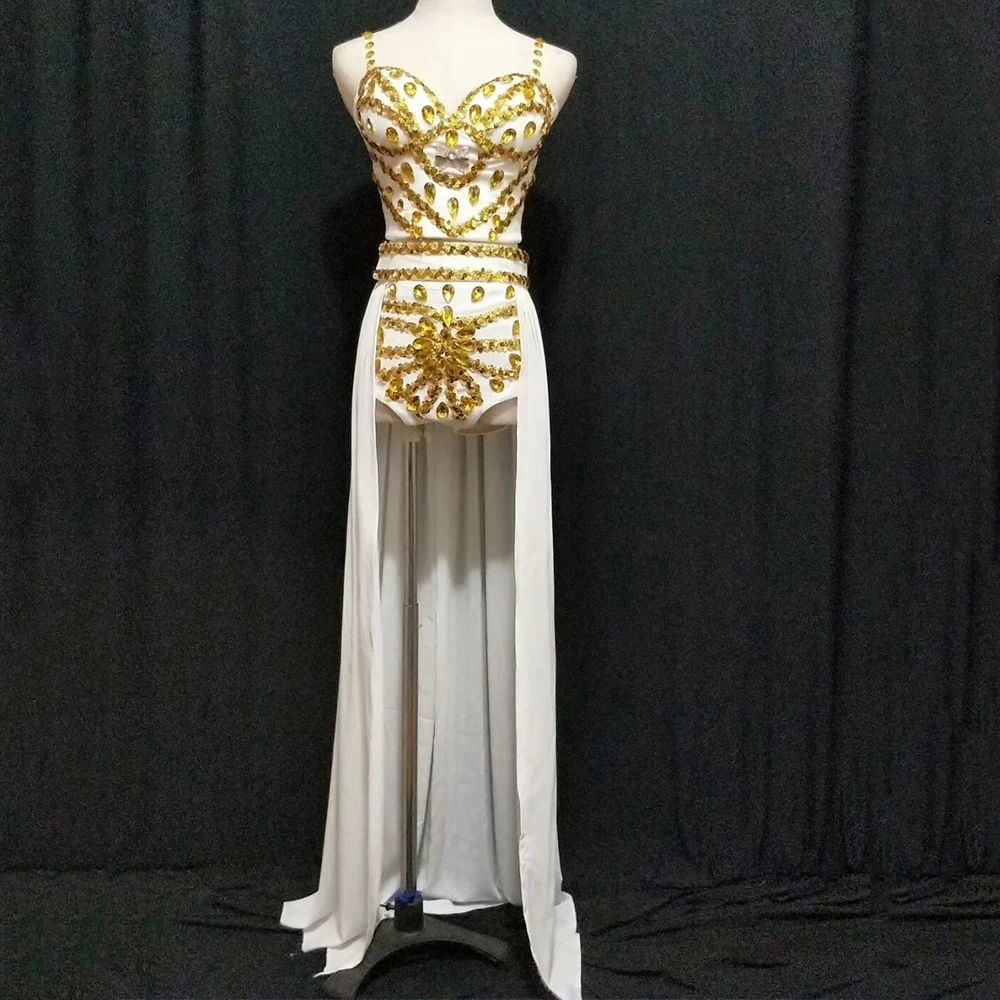 Shining Gold คริสตัล Rhinestones สปาเก็ตตี้สีขาวด้านบนและกางเกงขาสั้นยาวผลกําไรในรอบสามชิ้น Stage Bar Party เครื่องแต่งกาย