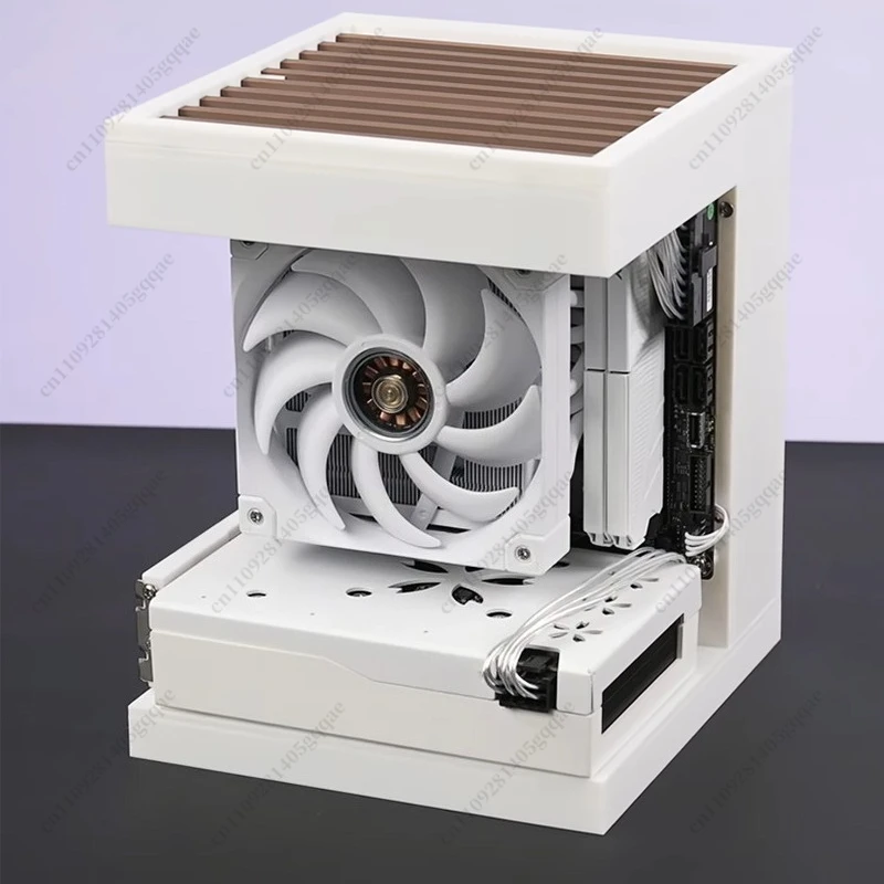 Desktop-Computergehäuse im Sea-View-Raumstil, mit kleinem Rack-Design, das ITX-Mainboards und SFX-Netzteile unterstützt. – Detail 3