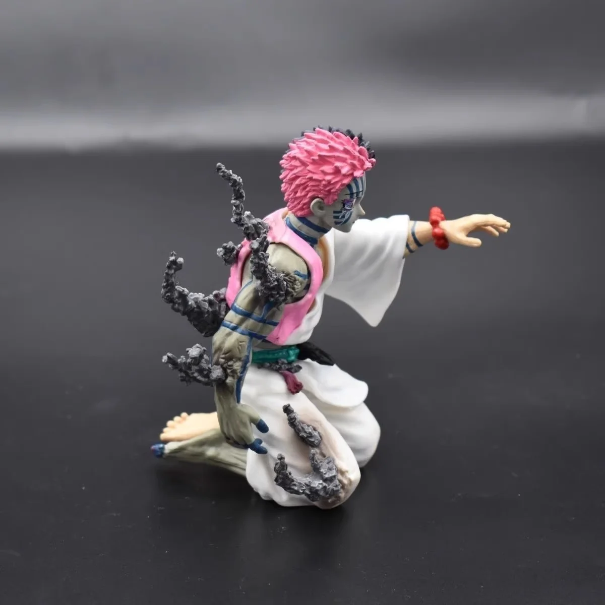 Demon Slayer Akaza Upper Moon Three Kneeling Final Confession Figure Model Box Collection Display Desktop Ornament Boys Gift