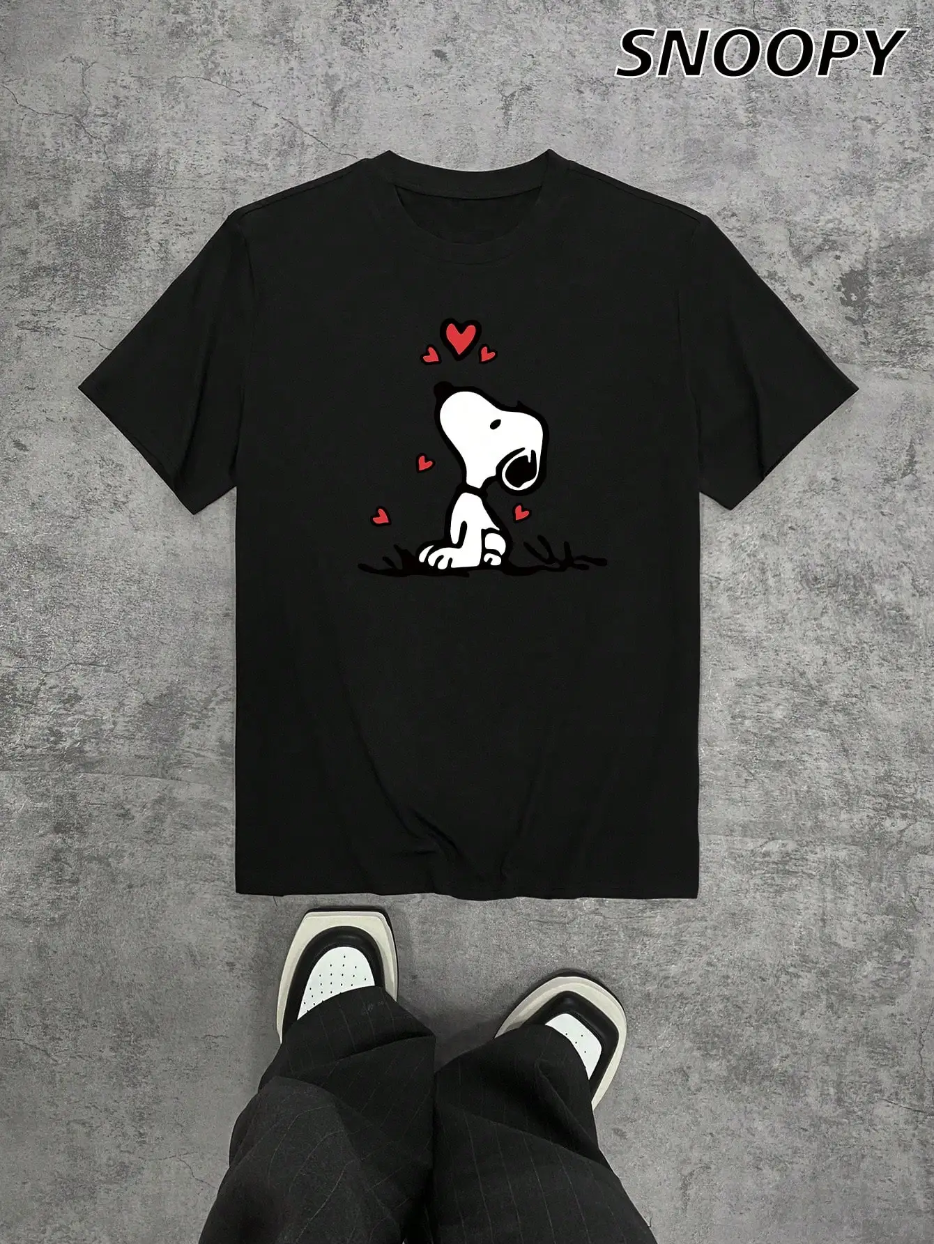 

Черная свободная повседневная футболка с коротким рукавом и графическим принтом в виде сердца