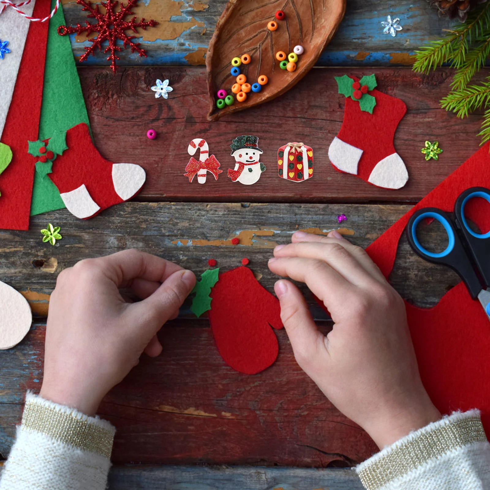 

15PCS Christmas Resin Craft Gift Box Tree Micro Landscape DIY Decor Miniature Ornament Home Decoration Set for Holiday Party