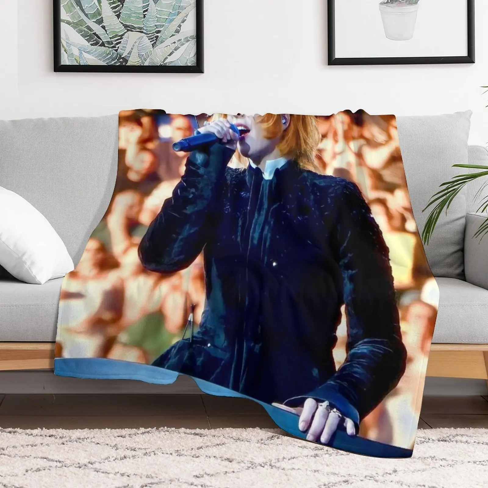 Myl?¨ne Farmer Nevermore concert 2024 Throw Blanket Flannel Fleece Soft Warm Throw Blanket