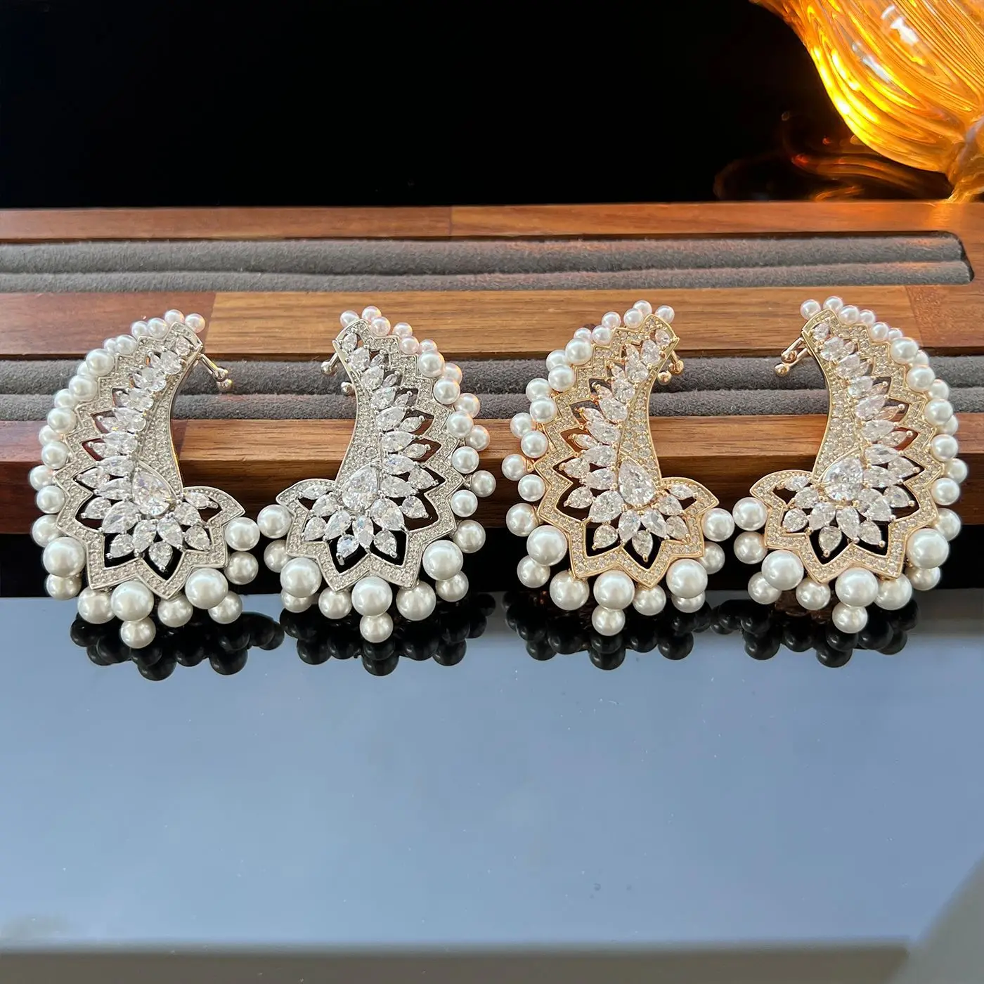 Light‑Luxury Crescent Hollow Pearl Zircon Stud & Clip‑On Integrated Earrings for Women, Super Sparkling Full‑Pave Exquisite Part