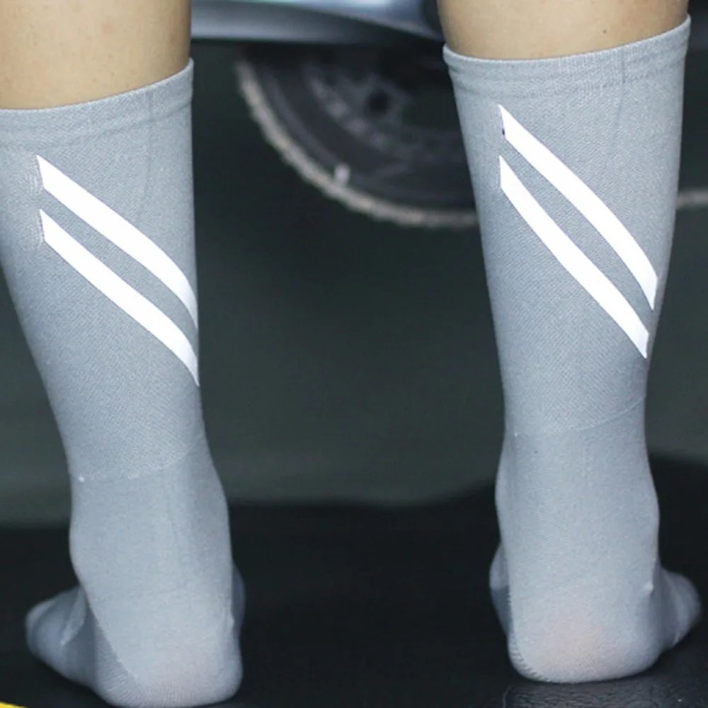 1 Pair Reflective Reflective Cycling Socks Sweat-absorbent Breathable Reflective Sports Socks Anti Slip Not Deformed