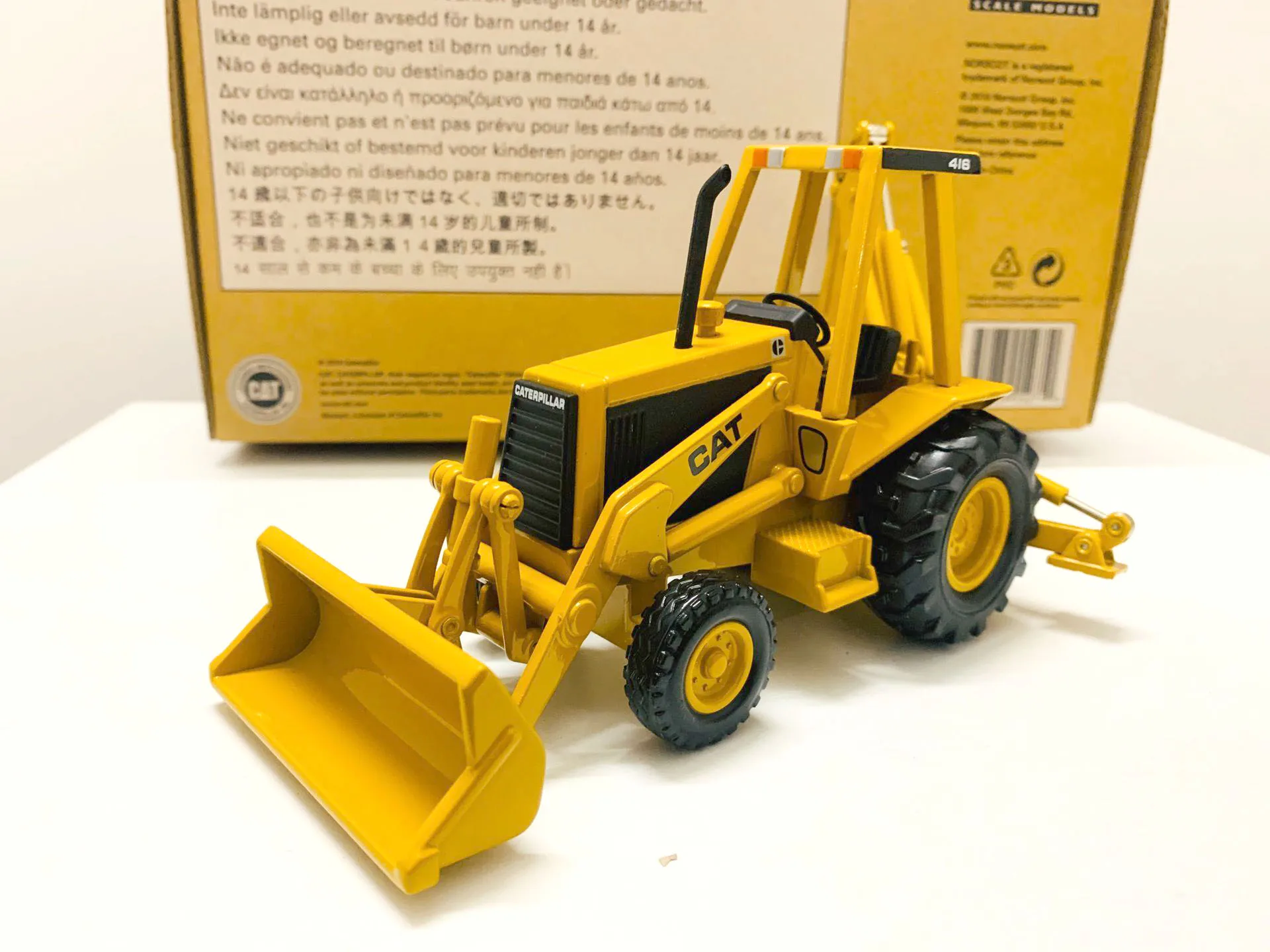 416 Backhoe Loader 1:32 Scale Die-Cast Metal Collectible Model 55271 New in Box