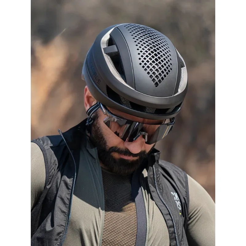 Bicycle Helmet Integrated Cycling Helmet Men's and Women's Mountain Road Bike Safety Hat with Tail Light