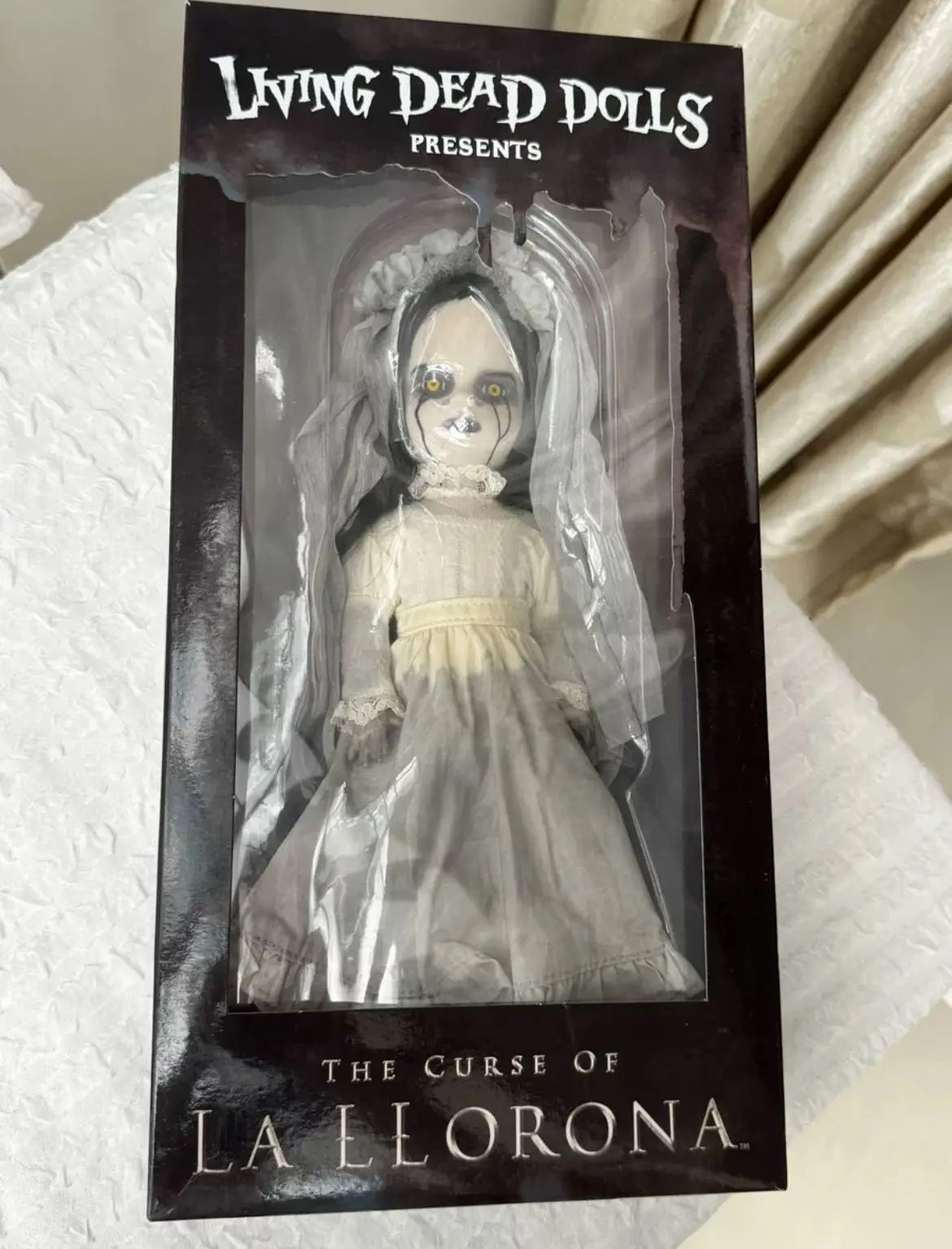 Mezco Toyz Ant 99594 Crying Woman La Llorona Halloween Gift