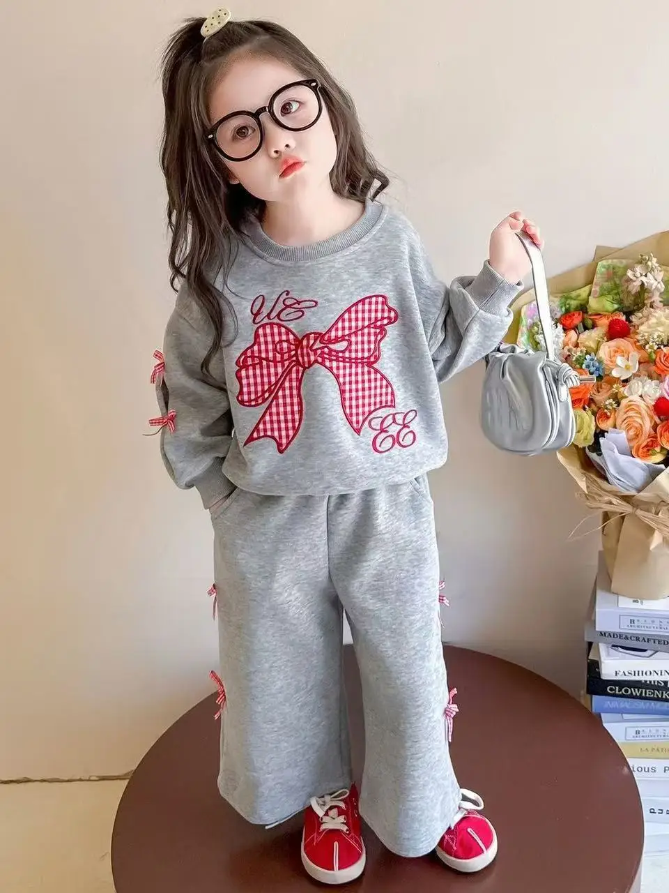 Girls' Autumnal Casual Outfit with Hoodie And Straight Leg Pants Two Piece Set Featuring Bow Design Fashionable And Stylish